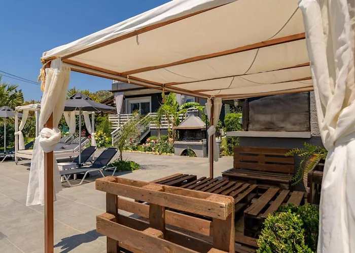 빌라 Semeli Art Kefalonia With Pool 스보로나타