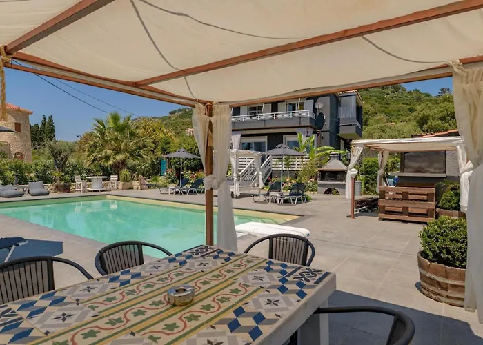 빌라 Semeli Art Kefalonia With Pool 스보로나타