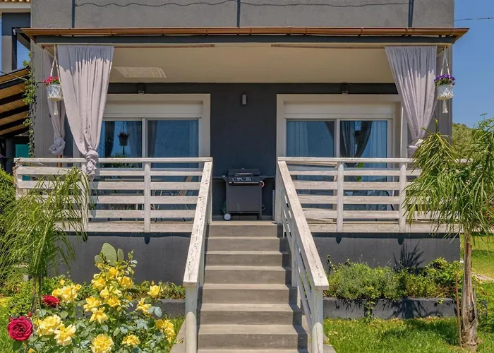 빌라 Semeli Art Kefalonia With Pool *